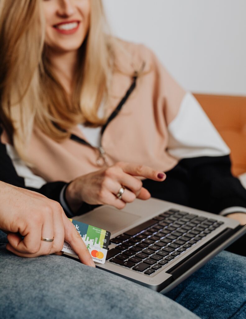 Why Online Estate Auctions Beat a Garage Sale Every Time